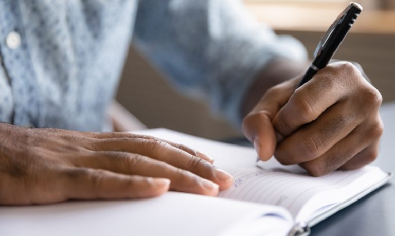 3 Examples of SMART Goals for Dental Assistant Success in 2023