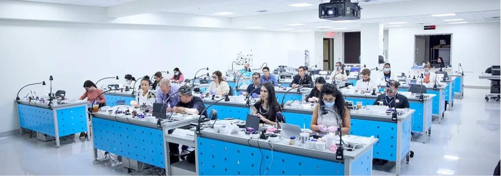 Four clinical labs and 130+ workstations Four clinical labs and 130+ workstations